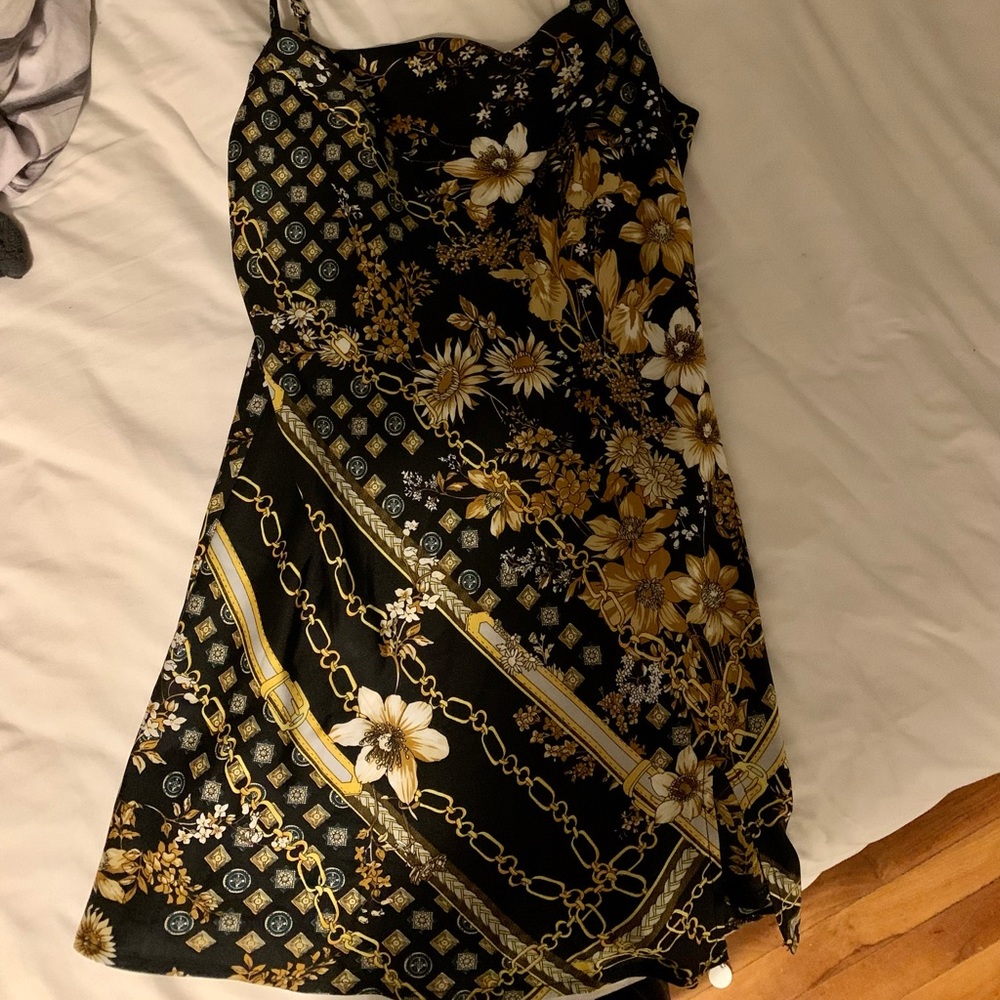 LIKE NEW Princess Polly Mini Dress with side slit